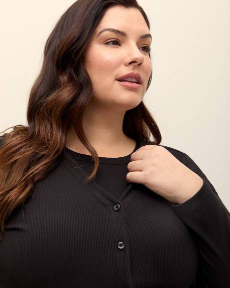 Ribbed Knit V-Neck Cardigan