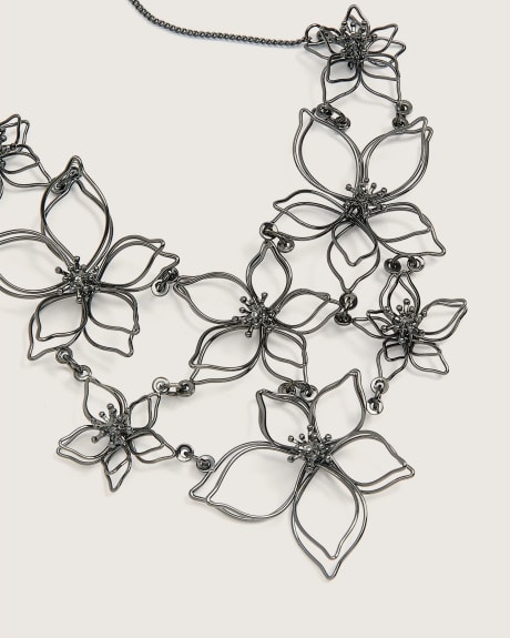 Short Flower Necklace