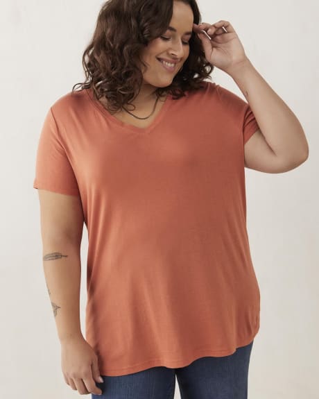 Boyfriend Fit Short Sleeve V-Neck Tee - In Every Story
