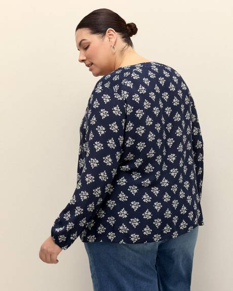 Blouse avec col fendu et smocks aux épaules, tissu responsable