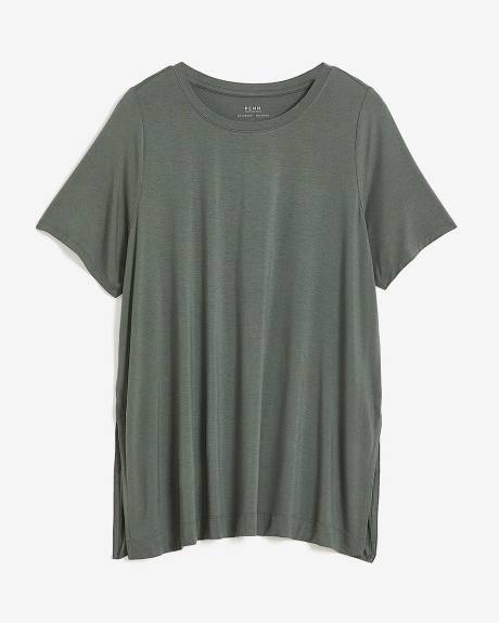 Modern-Fit Crew Neck Tunic - PENN. Essentials