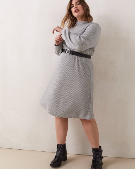 Robe à col cheminée et manches longues - In Every Story