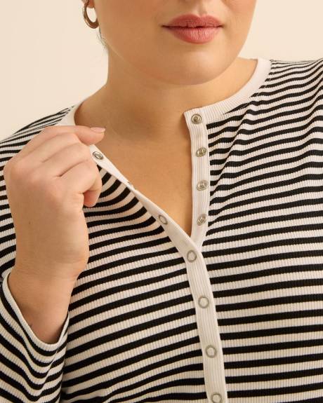 Haut &agrave; manches longues avec col boutonn&eacute;