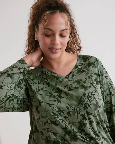 Textured V-Neck Long-Sleeve Tee - Active Zone