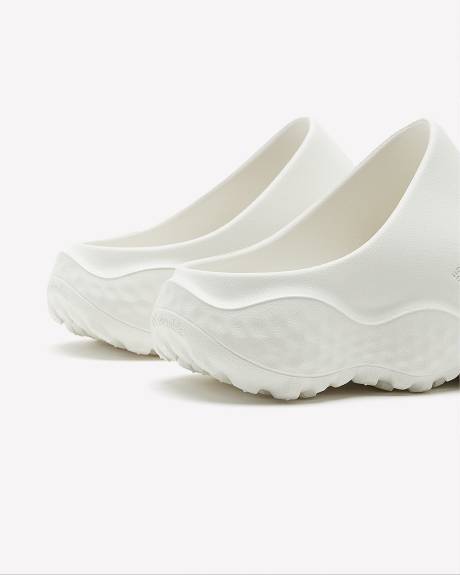 Regular Width, Thrive Revive Clog with Cushioned Underfoot - Columbia