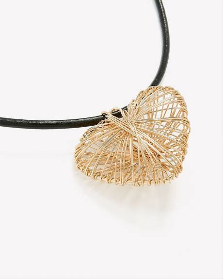 Collier en corrde ras-le-cou avec pendentif en coeur doré - Addition Elle