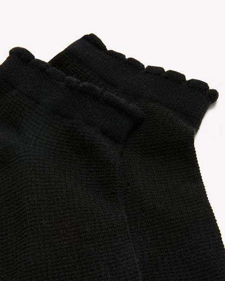 Lettuce-Edge Waffle Knit Ankle Socks