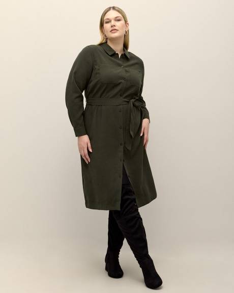 Robe boutonnée militaire mi-longue avec ceinture