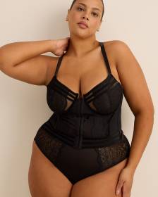 Culotte tanga sexy noire en dentelle - Déesse Collection Culotte tanga sexy noire en dentelle - Déesse Collection