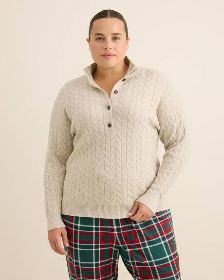 Pull en tricot à mailles torsadées et col boutonné