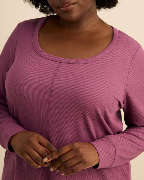 Curvy-Fit Long-Sleeve Waffle Tee - PENN. Essentials