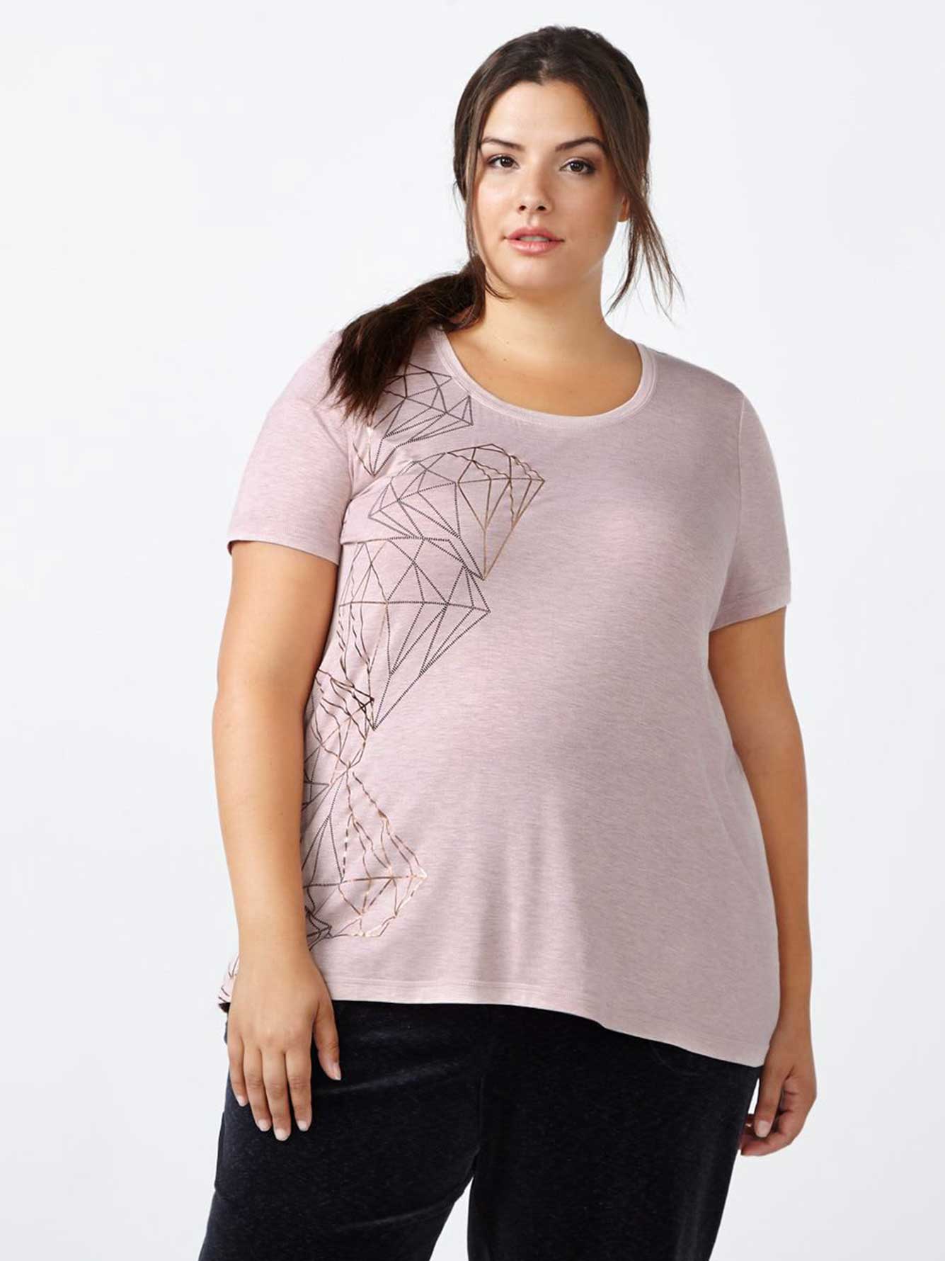 Model Data: Roaman’s has spent more than a century outfitting plus-size women with fashions they love, and that experience pays off for modern women. The Indianapolis-based company, a sister brand to Avenue and Brylane Home, offers complete dressing options in sizes 12 to 44, plus selections for petite and tall women, and shoes in hard-to-find sizes.