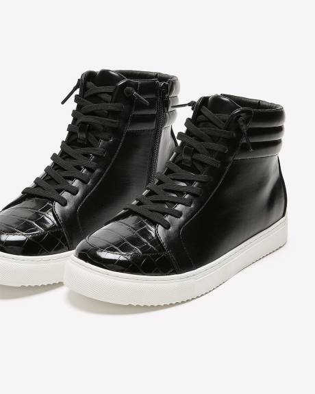 Espadrille montante à lacets en cuir synthétique noir, pied très large