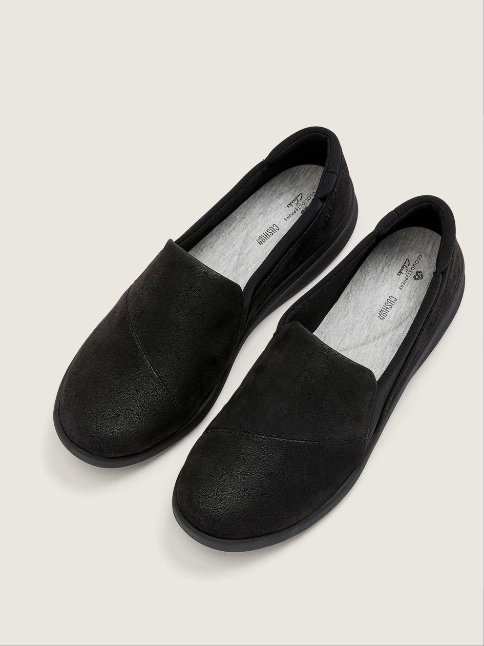 clarks cloudsteppers wide width