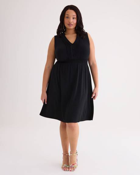 Sleeveless Knit Dress with Elastic Waist