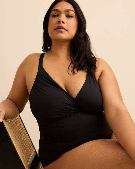 Maillot de bain une-pi&egrave;ce noir &agrave; devant crois&eacute;