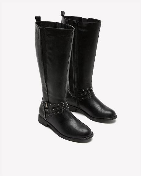 Botte haute avec fines brides cloutées, pied très large