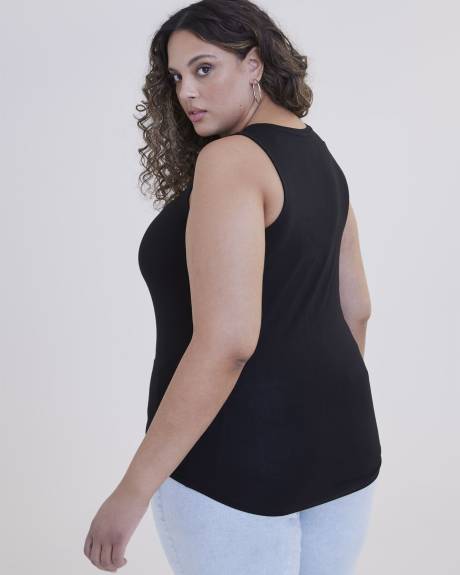 Camisole noire à col rond, coupe moderne, tissu responsable - Addition Elle