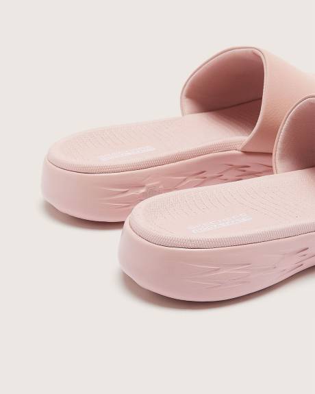 Wide Width, On-The-Go 600 Pursue Slide Sandal - Skechers