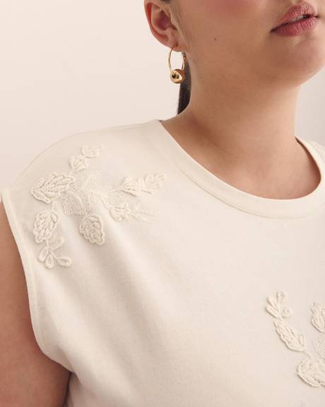 Sleeveless Tank with 3D Floral Detail