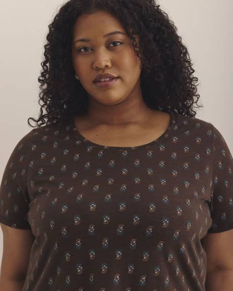 Curvy-Fit Short-Sleeve Tee - PENN. Essentials