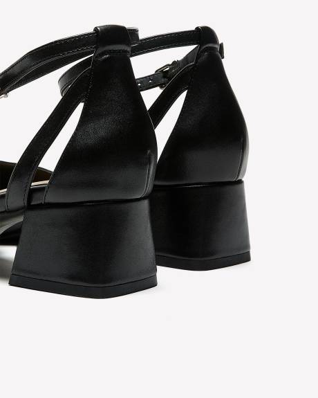 Extra Wide Width, Low Block Heel Shoe