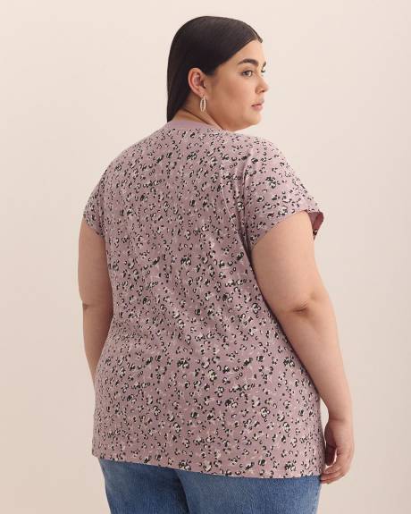 Extended-Sleeve Crew Neck T-Shirt - PENN. Essentials