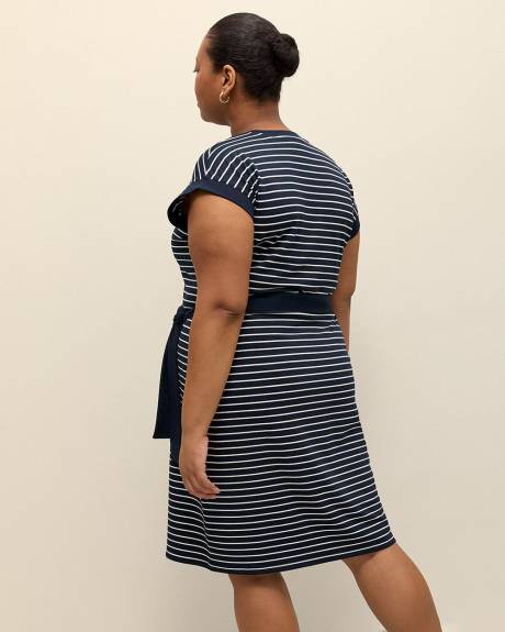 Robe droite marine avec ceinture détachable