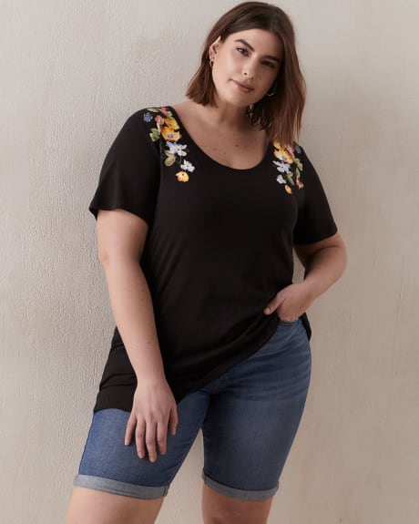 T-shirt coupe boyfriend à col rond - In Every Story