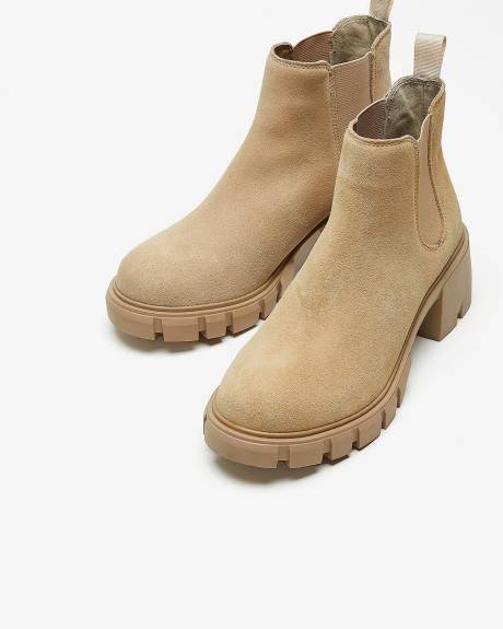 Wide Width, Beige Suede Howler Boot - Steve Madden