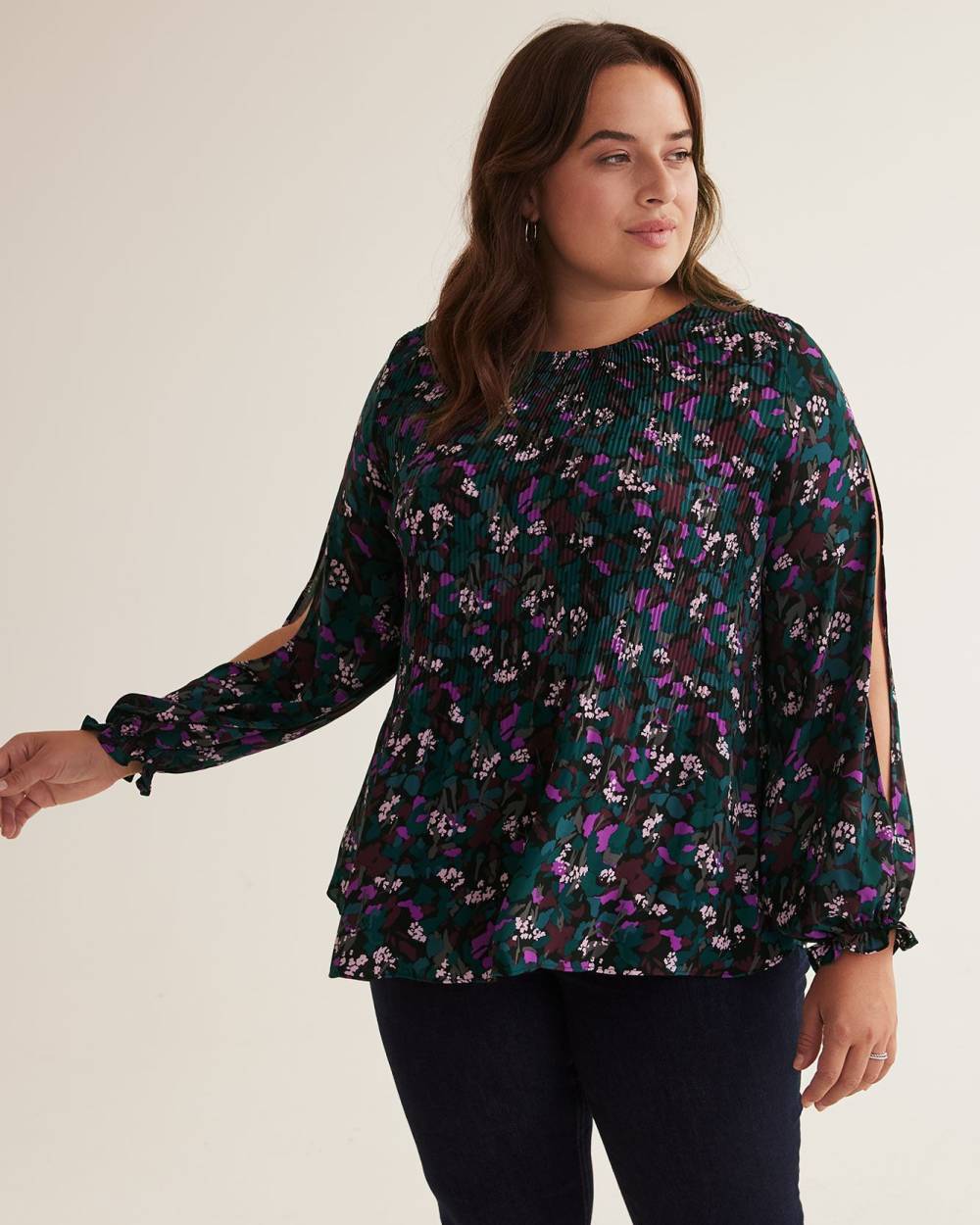 Blouse plissée noire fleurie, coupe trapèze, tissu responsable