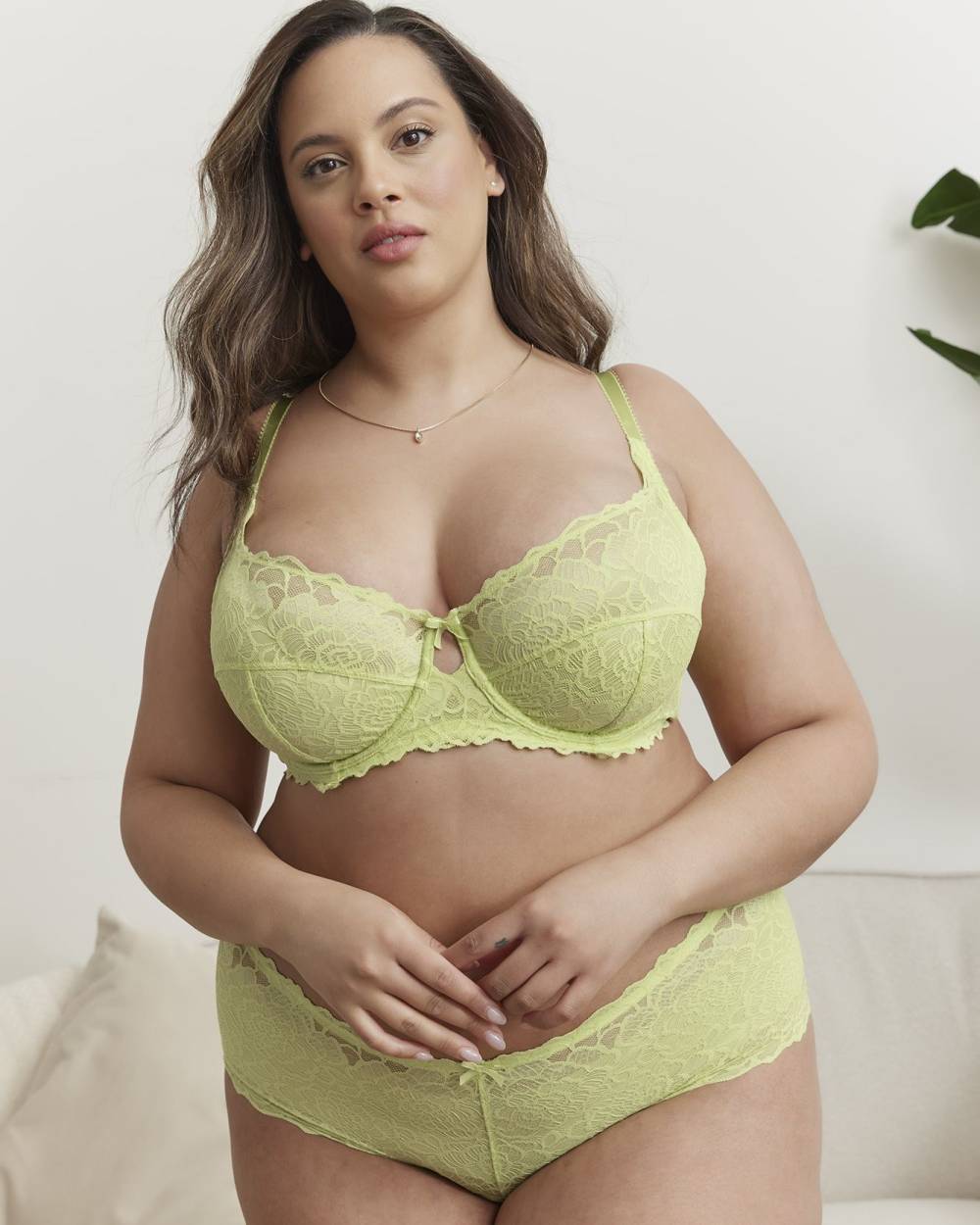Femme Couture Green Lace Unlined Bra - Déesse Collection