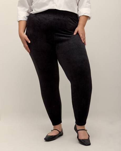 Black Embossed Velour Legging - PENN. Essentials