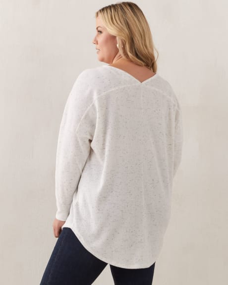 Space-Dye V-Neck Long Sleeve Top - In Every Story