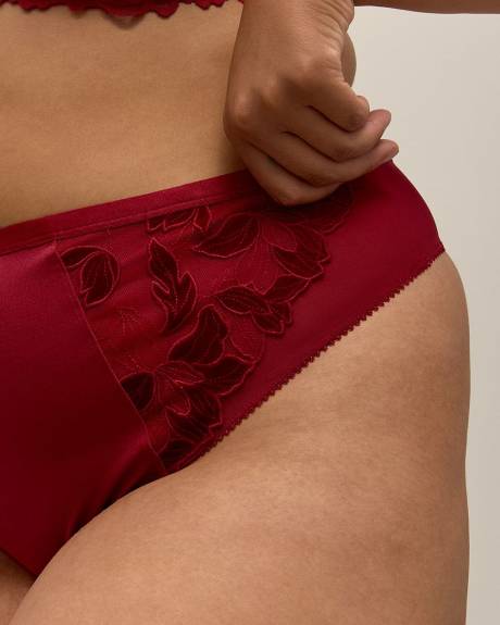 Red Thong with Velvet Lace - Déesse Collection