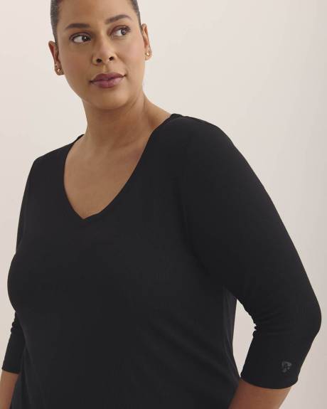 Ribbed 3/4-Sleeve V-Neck T-Shirt - Active Zone