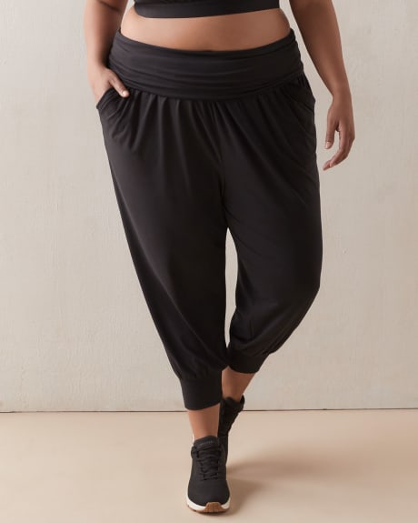 Responsible Lightweight Jogger With Shirred Waistband - ActiveZone