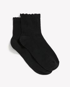Chaussettes courtes textur&eacute;es &agrave; rebord festonn&eacute;