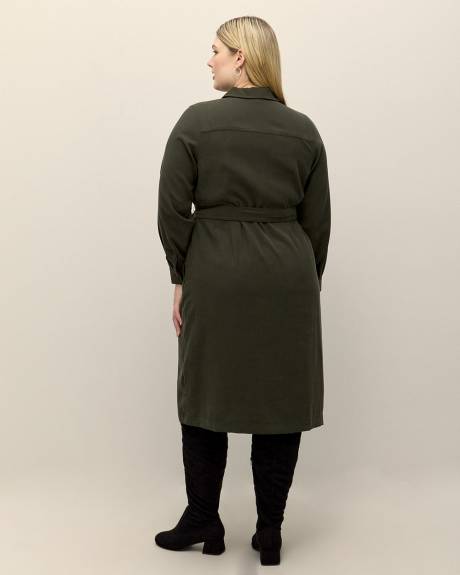 Robe boutonnée militaire mi-longue avec ceinture