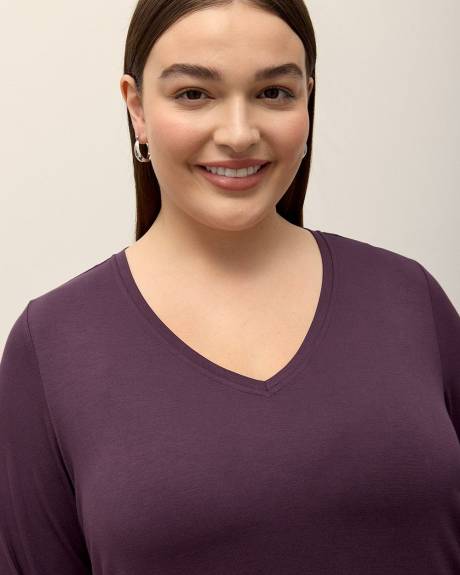 Long-Sleeve V-Neck Tunic Tee - PENN. Essentials