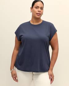 Extended-Sleeve Crewneck T-Shirt - PENN. Essentials