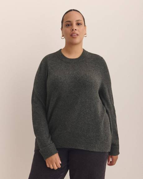 Pull à col rond et mailles métalliques