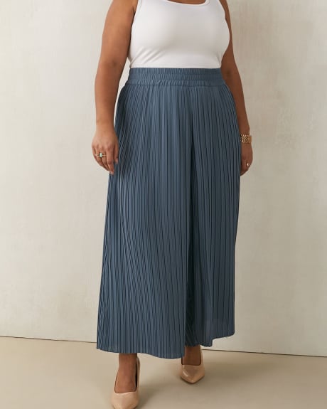 Pleated Cropped Wide Leg Crepe Pants
