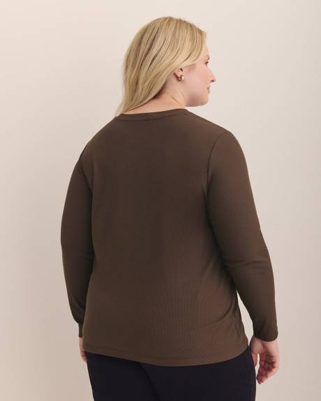 Boyfriend-Fit Long-Sleeve Ribbed Knit Tee