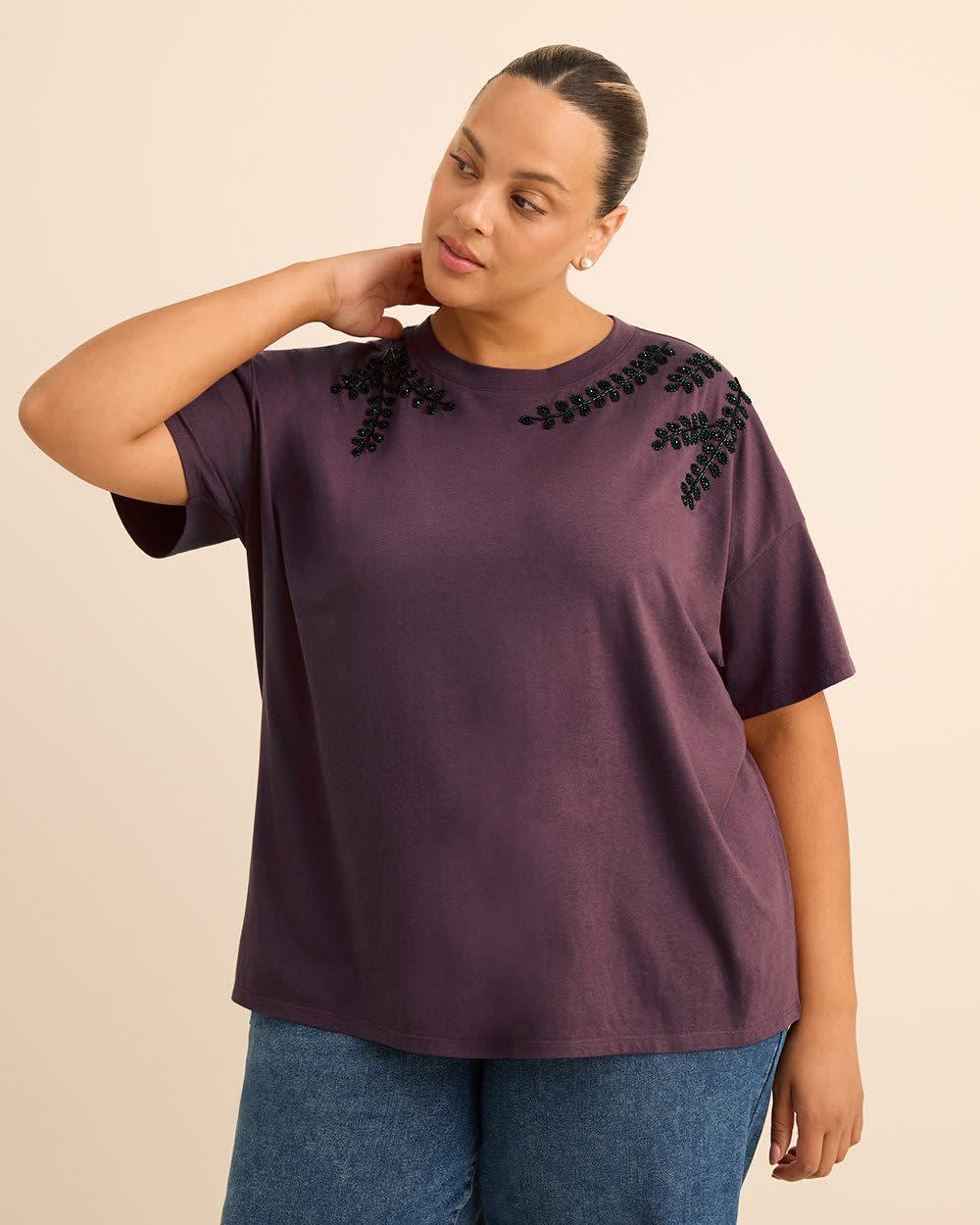 Crewneck Knit Top with Leaf Rhinestone Embellishment Crewneck Knit Top with Leaf Rhinestone Embellishment