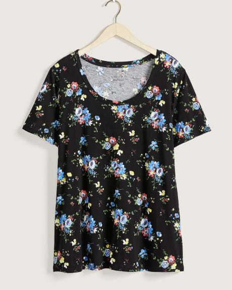 Boyfriend Fit Scoop Neck T-Shirt - In Every Story