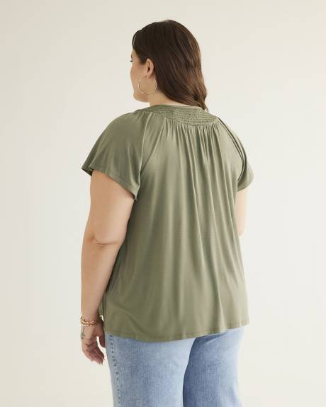 Haut long en tricot avec encolure à smocks, tissu responsable