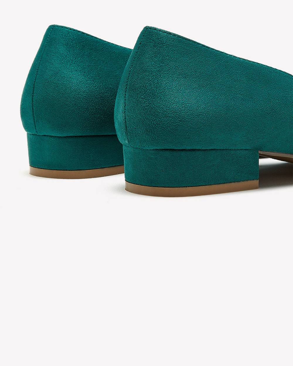 Flat shoes wide discount width