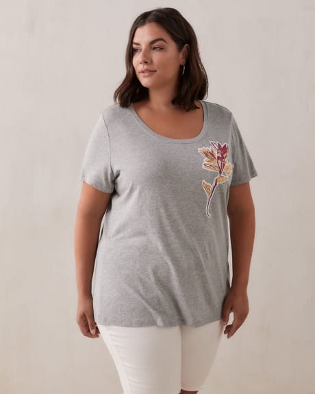 Boyfriend Fit Scoop Neck T-Shirt - In Every Story