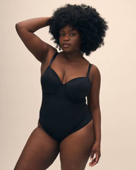 Maillot de corps sexy noir en dentelle, avec armatures - Déesse Collection